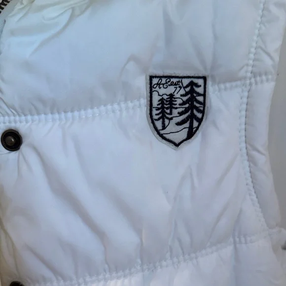 American Eagle Outfitters White Puffer Vest - Picture 5 of 5